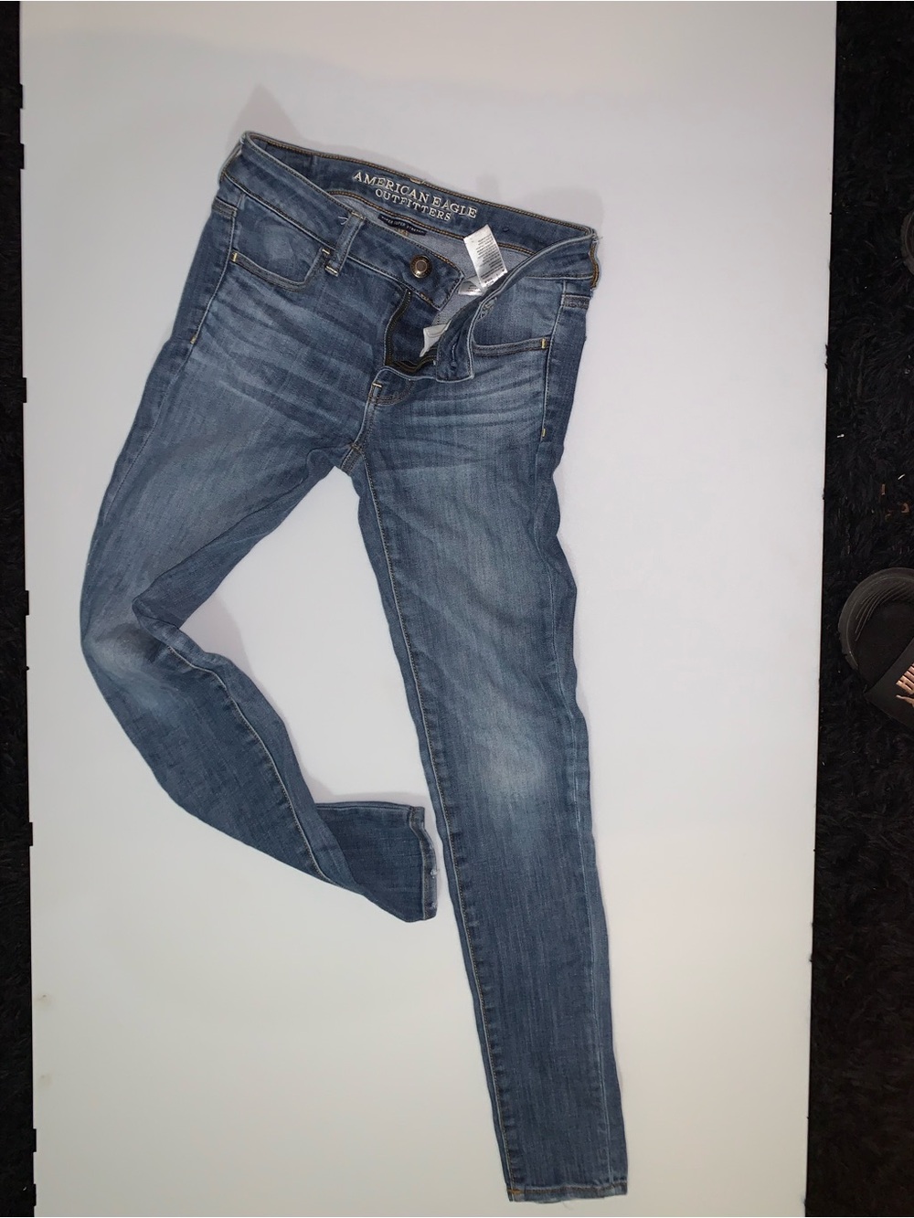 American Eagle Outfitters Women’s Mid Blue Skinny Jeans size 2